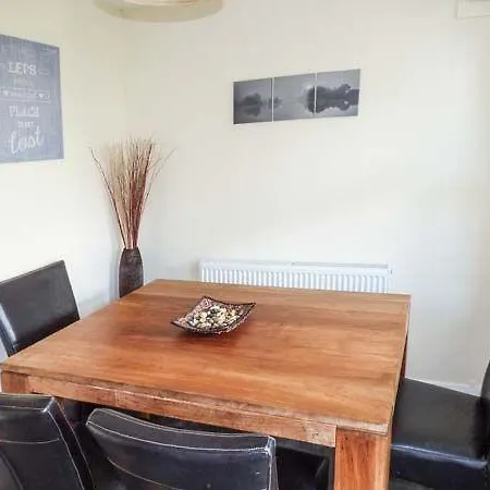 Holiday home Hillbrae